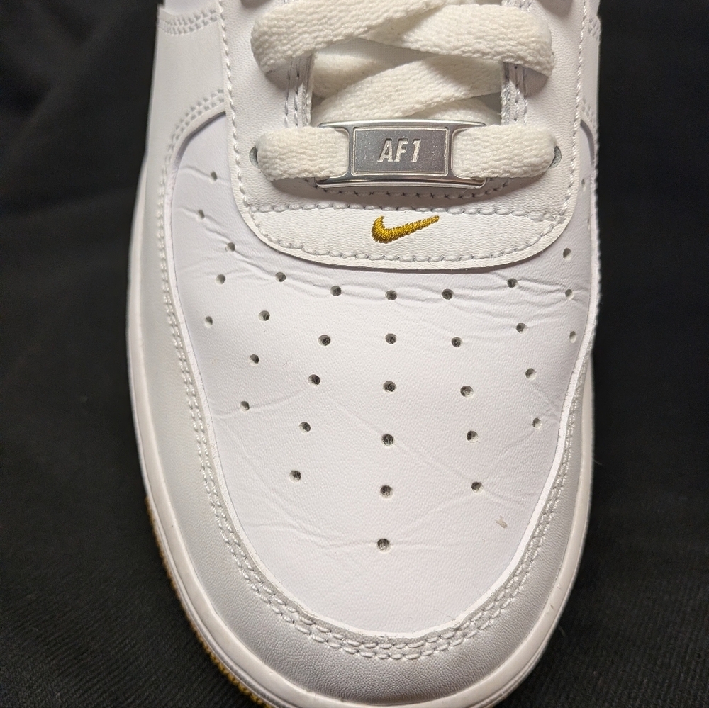 Nike Air Force Ones '07, White Bronzine, Size 11 - Picture 3 of 12